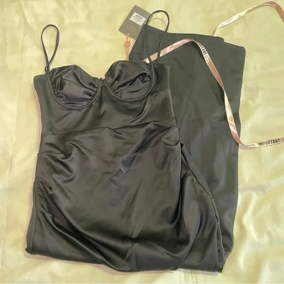 NEW! House of CB- Flora Black Satin Pleated Corset Midi Dress Size Large PLUSCUP